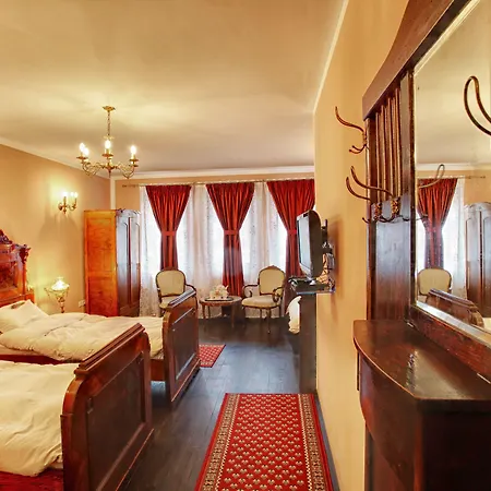 Отель Evmolpia 3*